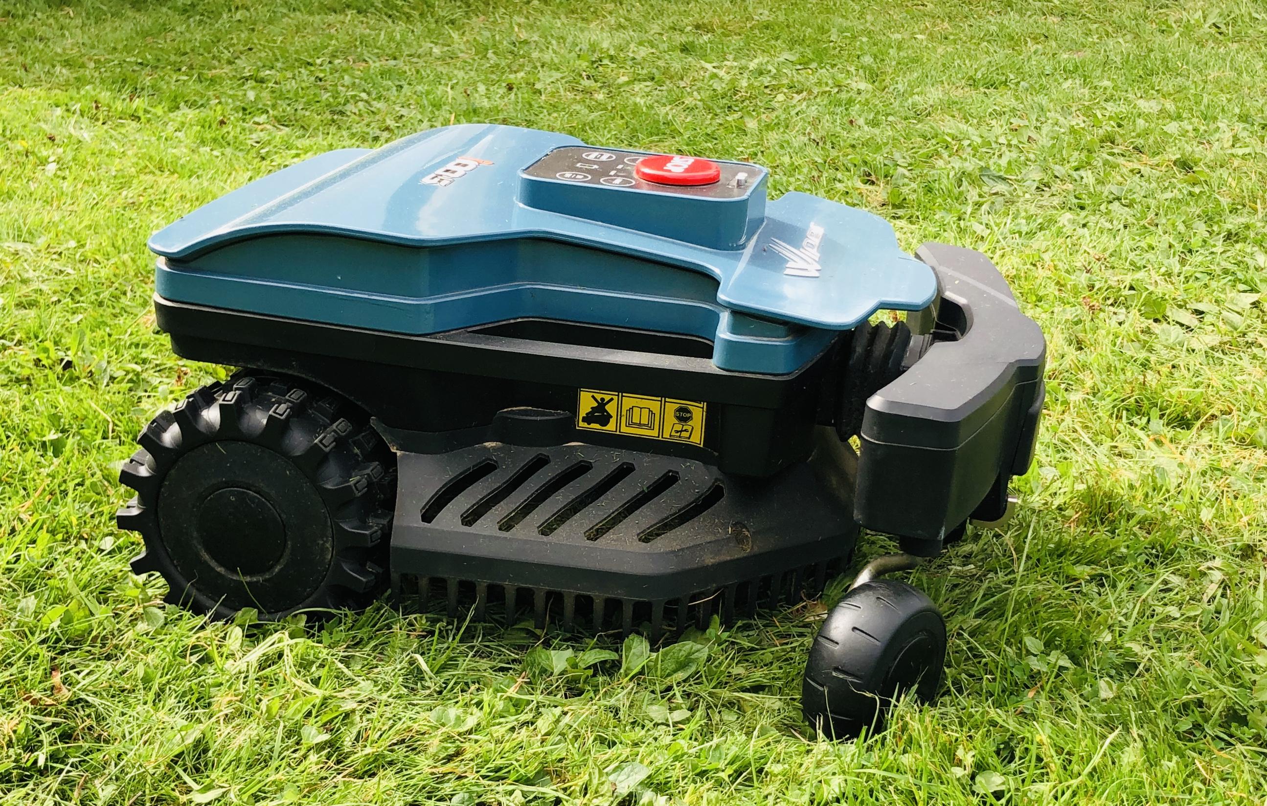 Mit dem Mähroboter entspannt in die Gartensaison starten